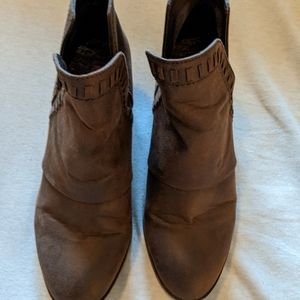 Rock candy brown booties size 7
